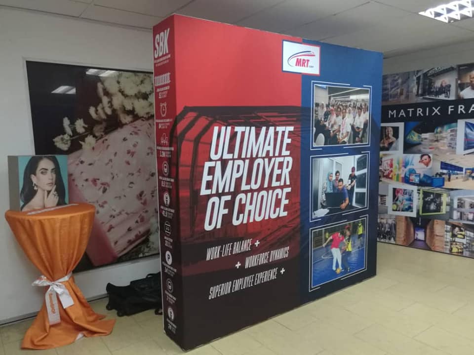 Backdrop (Curved Wall)